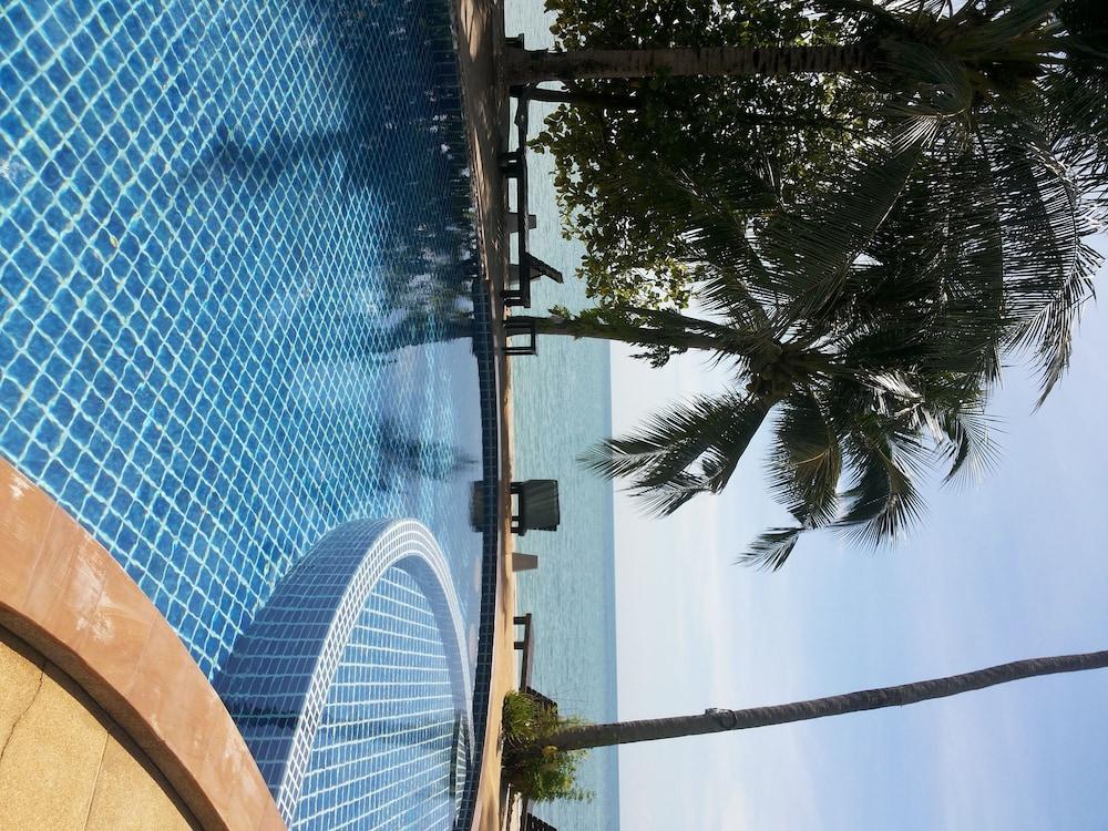 Grand Manita Beach Resort Ламаи-Бич Экстерьер фото